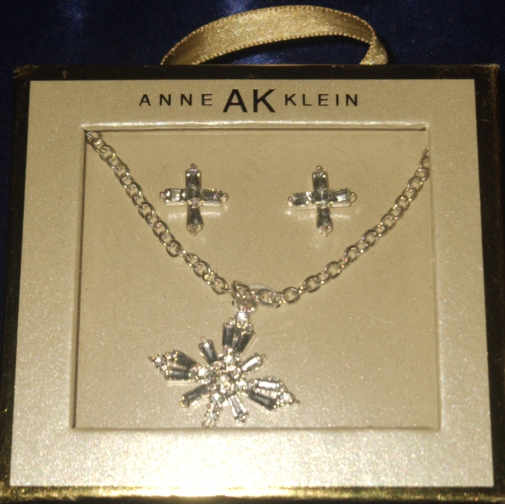 Anne AK Klein Elegant Silver Jewelry Earring/Necklace Set - Picture 3 of 14